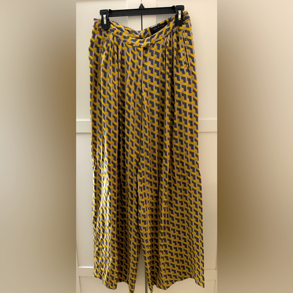 Rag and Bone Palazzo Pants. Size 2 is equivalent to size XS. Worn only twice.